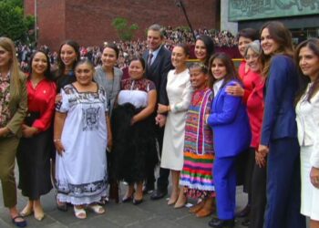 Maki Ortiz acompaña a Claudia Sheinbaum en toma de protesta como Presidenta de México