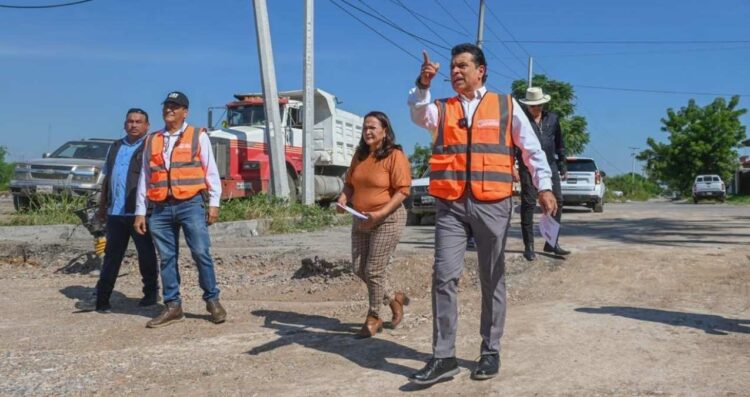 Supervisa Lalo Gattás avance de obra de pavimentación con concreto hidráulico en Cd. Victoria