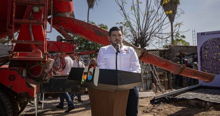 Alcalde Alberto Granados arranca construcción de cuartos dormitorios del programa FAISMUN en Matamoros