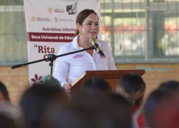 Destaca Alcaldesa Carmen Lilia Canturosas colaboración de tres niveles de gobierno en asamblea informativa para la Beca ‘Rita Cetina’ en Nuevo Laredo