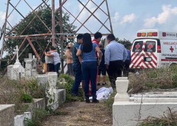 En Tampico: Abuelito Muere de Infarto en la Tumba de su Esposa