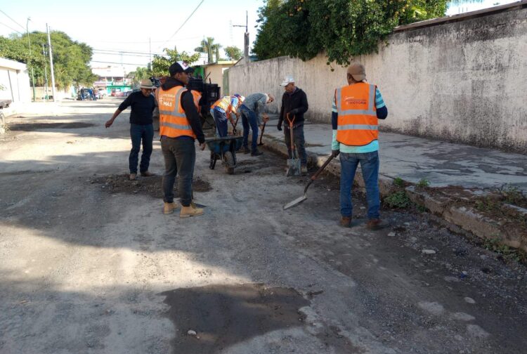 Con trabajos de bacheo y rastreo, Municipio continúa mejorando movilidad urbana