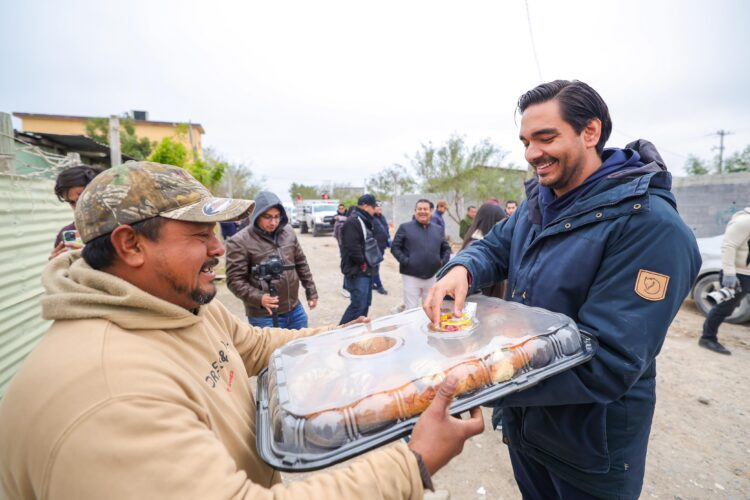 Agradecieron vecinos de Vientos de Cambio visita de Carlos Peña Ortiz
