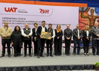 Dámaso Anaya da inicio en Tampico al ciclo escolar de la UAT