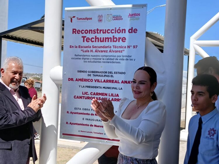 Entrega Carmen Lilia Canturosas Techumbre en la Secundaria Técnica #97 «Luis H. Álvarez»