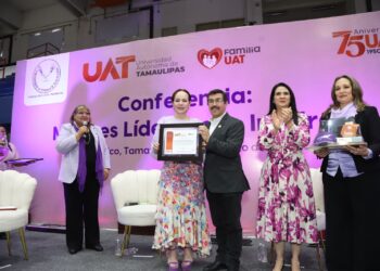 Impulsa Alcaldesa Carmen Lilia Canturosas liderazgo femenino en foro de la UAT