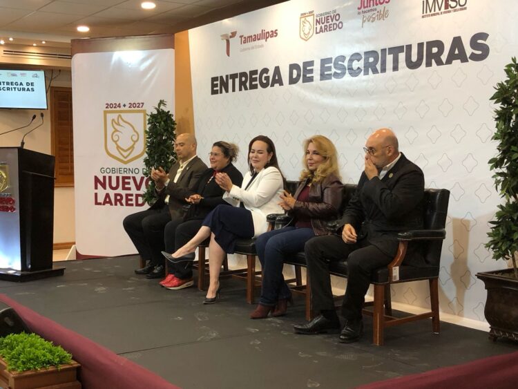 IMVISU entrega 38 escrituras a familias de la colonia El Progreso en Nuevo Laredo