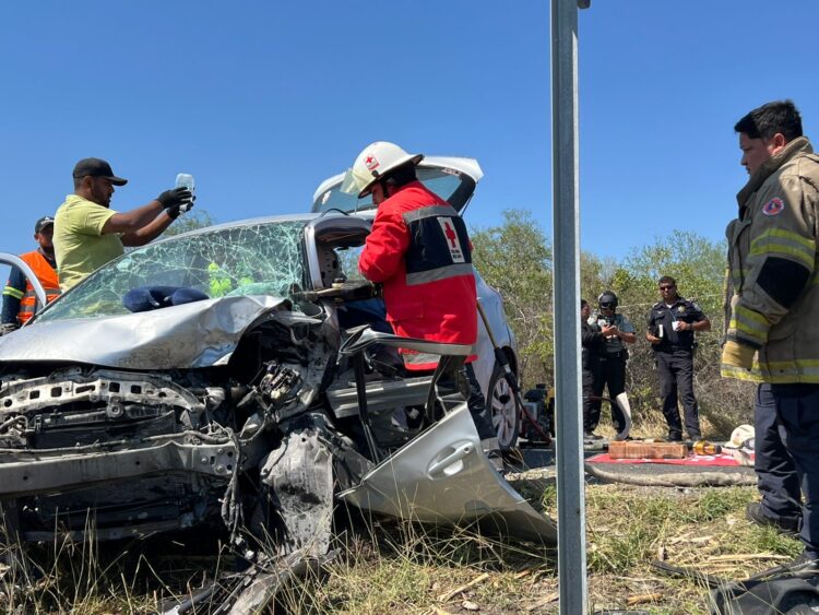 Accidente impactante en la carretera Victoria a Mante deja heridos y caos vial