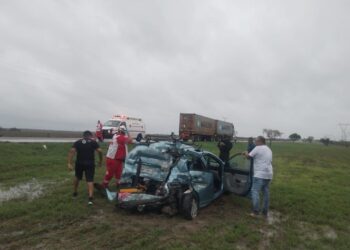 En González: Cuatro Lesionados Tras Choque de Carro contra Camión