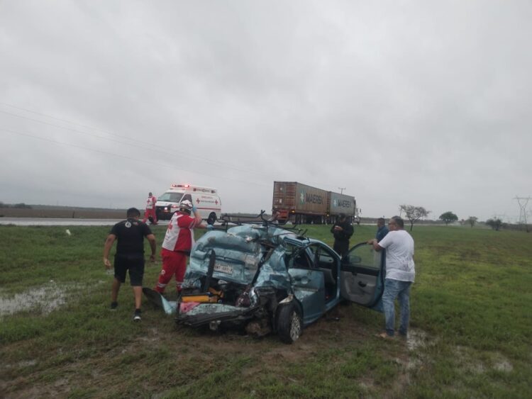 En González: Cuatro Lesionados Tras Choque de Carro contra Camión