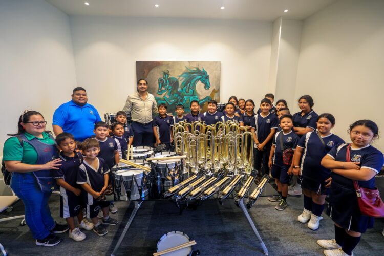 En Reynosa: Recibió Banda de Guerra instrumentos entregados por el Alcalde Carlos Peña Ortiz