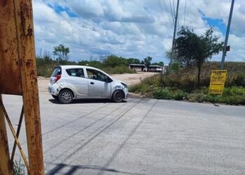 En Reynosa: Lo bajan a golpes de su vehículo y se lo llevan en camioneta, dejan Spark abandonado en Puerta Sur