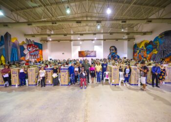 Entregó Carlos Peña Ortiz más Refrigeradores a Familias Damnificadas