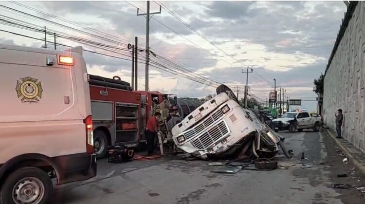 En Reynosa: Muere chofer de tráiler tras caer con Camion de “Puente LG”