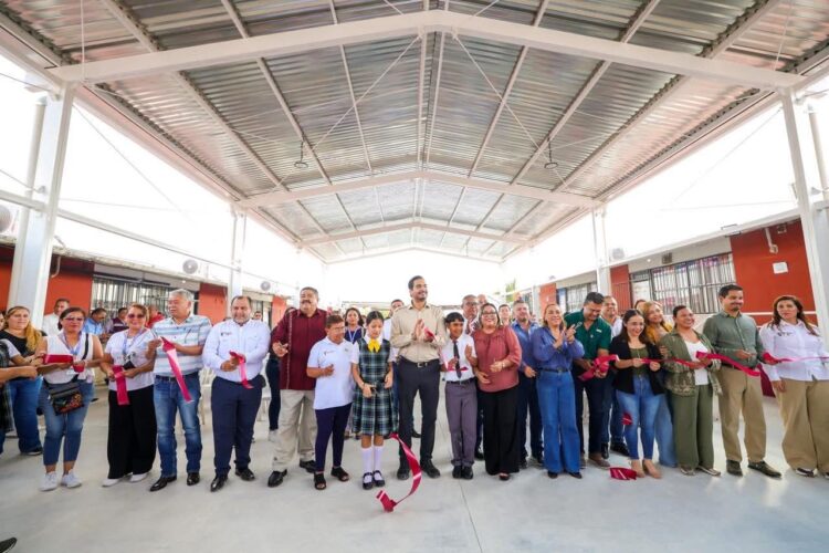 En Reynosa: Entregó Carlos Peña Ortiz Techumbre Metálica a la escuela primaria Aquiles Serdán