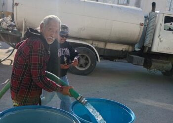 En Reynosa: Atiende Carlos Peña Ortiz necesidad de agua potable en colonias