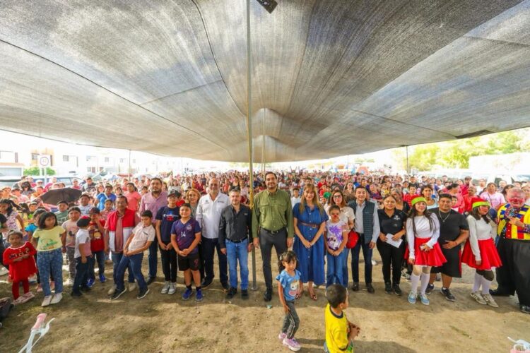 En Reynosa: Entregó Carlos Peña Ortiz regalos navideños con la Senadora Maki Ortiz en Terranova