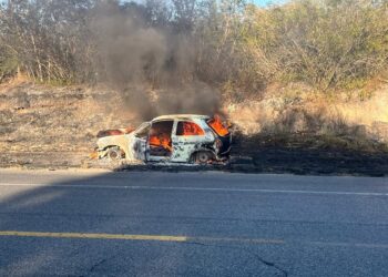 En Hidalgo: Joven resulta con quemaduras tras quemarse vehículo en el que viajaba