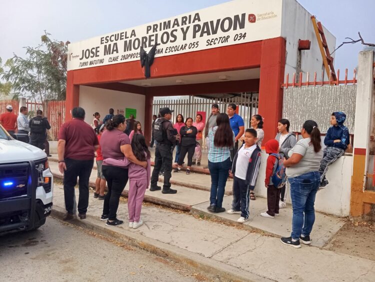 En Antiguo Morelos: Guardia Estatal implementa operativo ‘’Escuela Segura’’ durante manifestación en primaria
