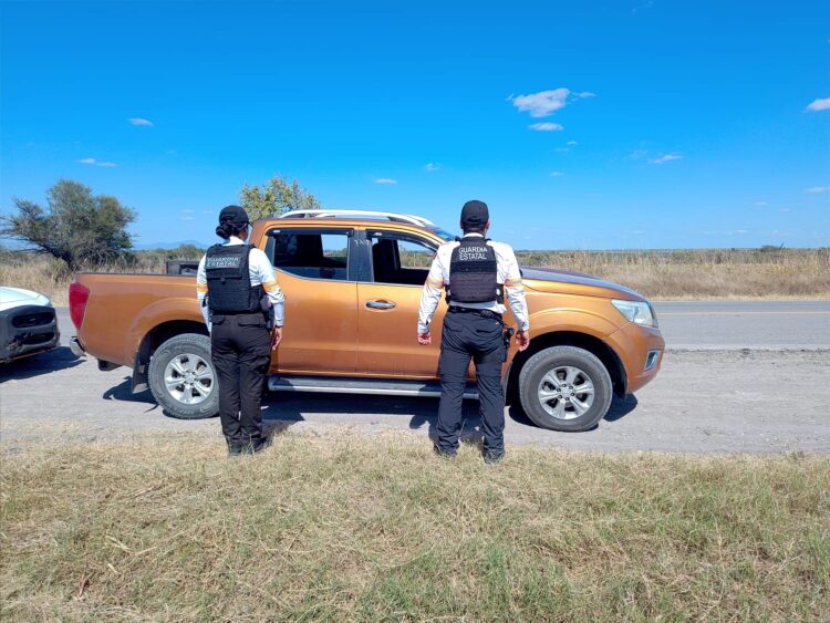 El Mante: Abandonan camioneta robada a Guanajuatenses; Tránsito Estatal la recupera