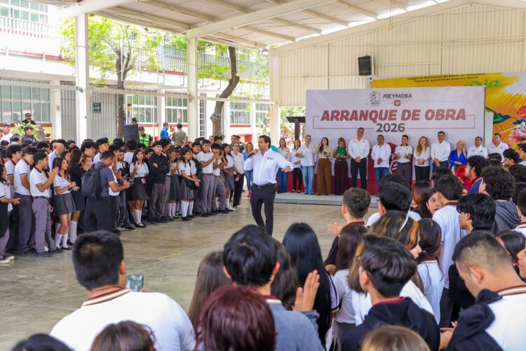 Reconoce comunidad estudiantil a Carlos Peña Ortiz por fortalecer educación en Reynosa