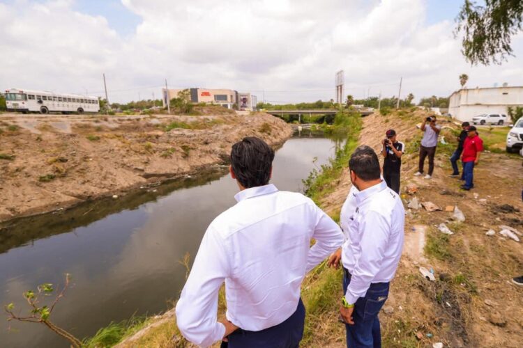 Constató Carlos Peña Ortiz limpieza del dren El Anhelo para prevenir inundaciones en Reynosa
