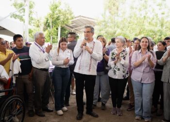 Américo y María de Villarreal llevan apoyos y servicios gratuitos a las familias de Antiguo Morelos