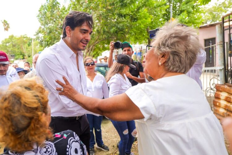 Llevo Alcalde Carlos Peña Ortiz programa «Acción y Conciencia» a la colonia Emiliano Zapata