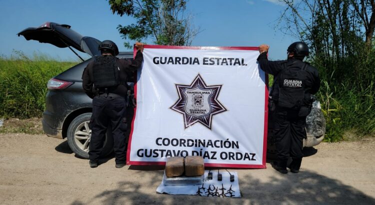 Mota, poncha llantas y radios de comunicación son decomisados por Guardia Estatal en Díaz Ordaz