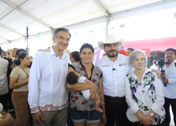 Américo y María de Villarreal benefician a miles en González a través de la brigada Transformando Familias
