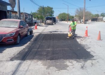 Intensifica Alcalde Carlos Peña Ortiz programa de bacheo en Reynosa