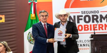Anuncia Américo rehabilitación de carretera ejidal en Padilla