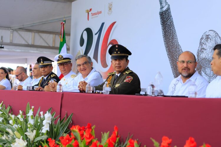 Américo Villarreal preside desfile cívico-militar por el 216 aniversario de la Independencia de México