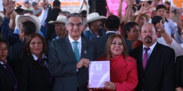 En Bustamante, Américo refrenda el respaldo de su gobierno; se prioriza agua, electrificación y vivienda