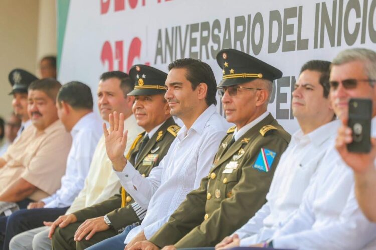 Presidió Carlos Peña Ortiz Desfile Conmemorativo del 216 Aniversario del inicio de la lucha por la Independencia de México