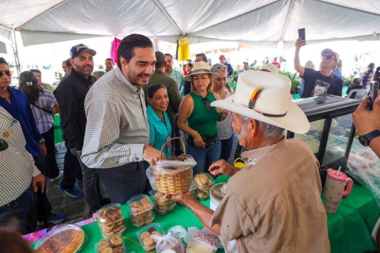 Llevó Carlos Peña Ortiz productos “Del Campo a tu Mesa” a familias reynosenses con gran éxito en la Plaza Principal