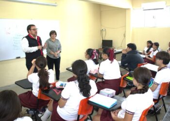 Supervisa secretario de Educación escuelas en su primera semana de clases
