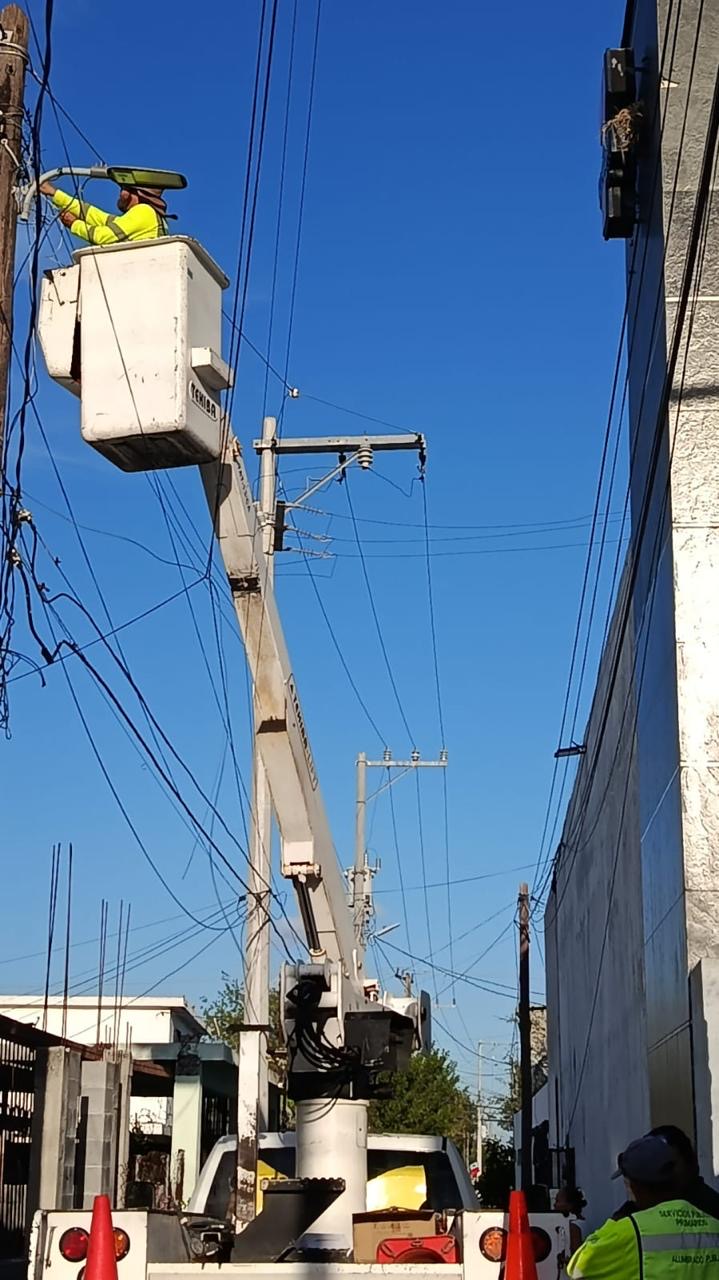 Rehabilitó Gobierno de Reynosa alumbrado en avenida Beethoven