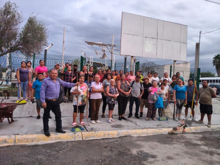 Logran vecinos de San Valentín y Secretaría de Bienestar Social de Reynosa una colonia limpia