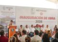 El Alcalde si cumple! Reconocen alumnos de la Secundaria 15 a Carlos Peña Ortiz por techumbre.
