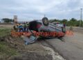 Exceso de velocidad y falta de pericia lo hace perder el control del volante y vuelca vehículo en Altamira